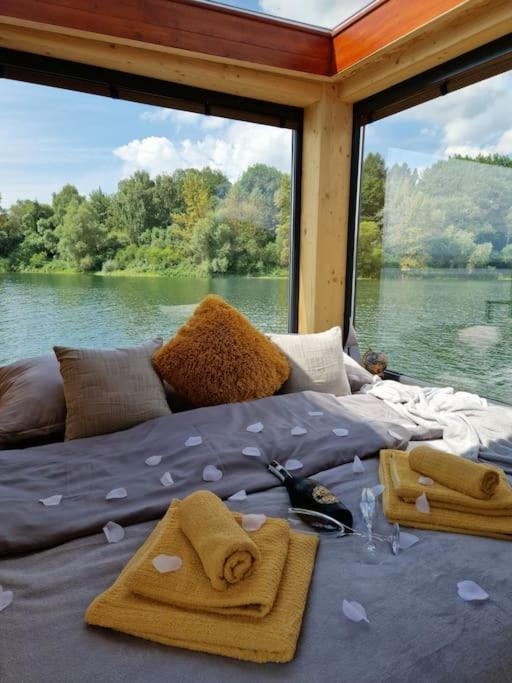 Hotel Aquachill Houseboat & Wellness Liptovský Trnovec Exterior foto